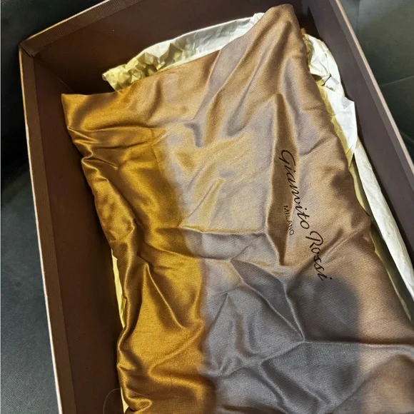 Gianvito Rossi Silver and Cream Heels - Picture 6 of 8